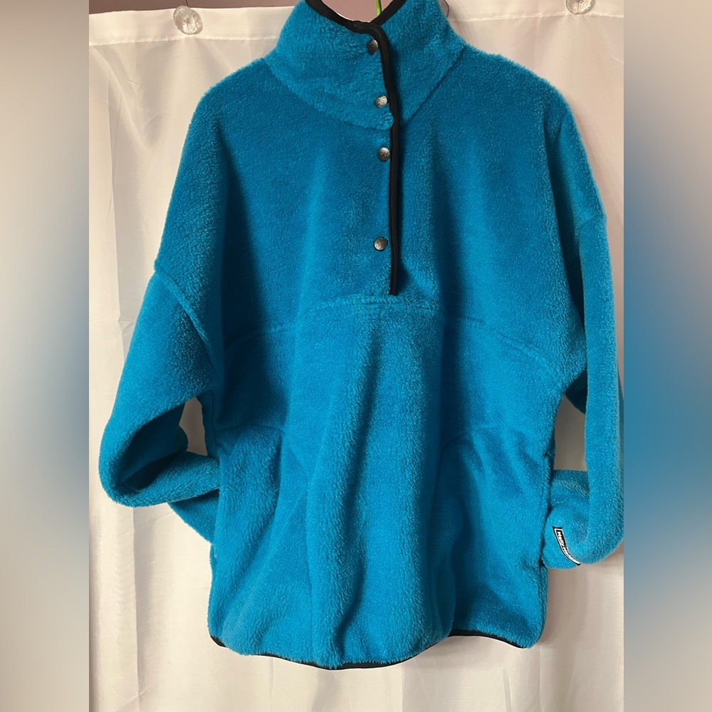 Helly Hansen fleece pullover. See approximate measurements for sizing. EUC.